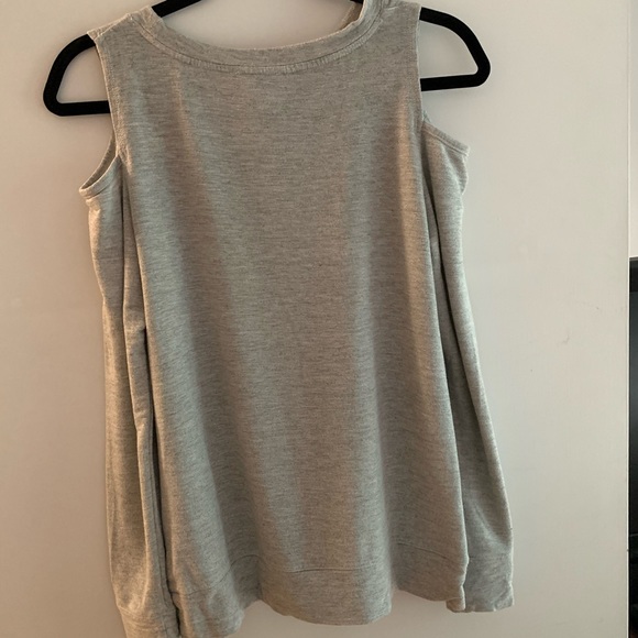 Cold Shoulder heather grey soft sweatshirt - Picture 3 of 4